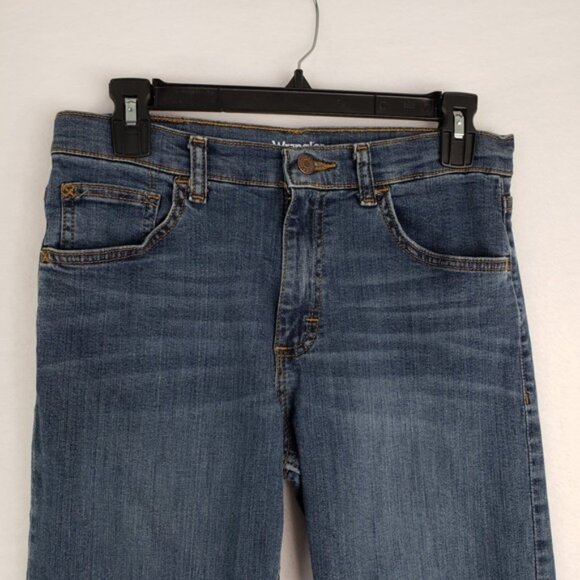 Wrangler Jeans Womens Size 16 Classic Straight Leg Comfort Fit Denim Blue Cowboy - Picture 3 of 10